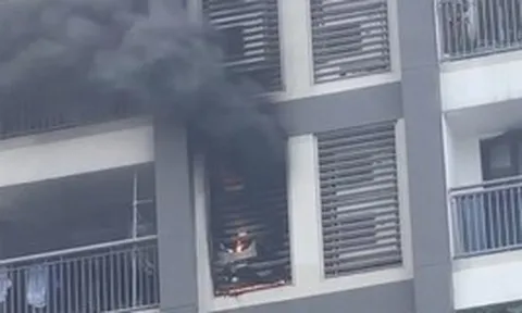 Cháy căn hộ tầng 10 tại chung cư cao 45 tầng ở TPHCM