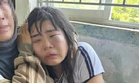 Nữ sinh lớp 7 bị nhóm nam sinh chặn đánh ở cổng trường, phải nhập viện cấp cứu