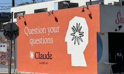 Claude lên ngôi, ChatGPT tụt dốc