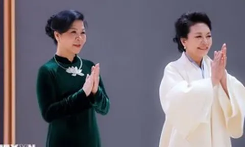 Phu nhân Ngô Phương Ly gặp gỡ, trao đổi với Phu nhân Tổng Bí thư, Chủ tịch nước Trung Quốc Tập Cận Bình - Giáo sư Bành Lệ Viên