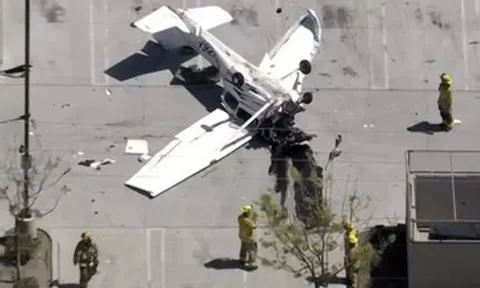 Máy bay rơi giữa bãi đỗ xe sau gần 10 phút cất cánh, phi công 72 tuổi thoát chết