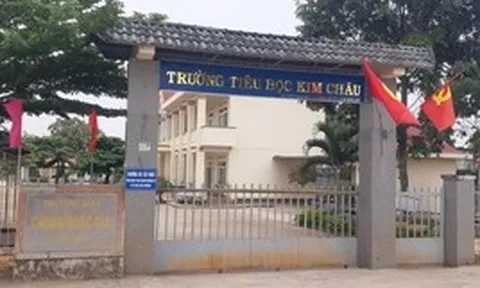 Vụ nữ hiệu trưởng 'bay ghế', công an đến xã lấy hồ sơ