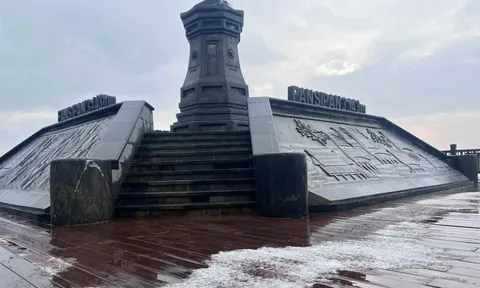 Mưa đá 30 phút trên đỉnh Fansipan