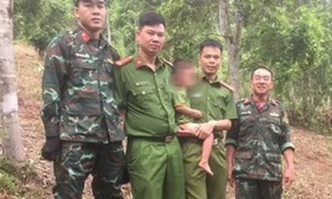 Cháu bé 3 tuổi được tìm thấy một mình trong rừng sau 18 giờ mất tích