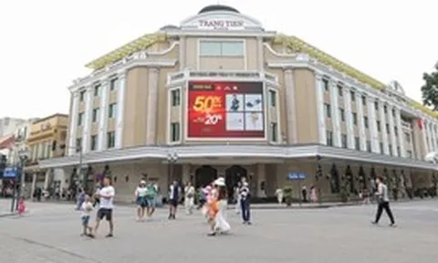 Phố đi bộ Hồ Gươm sạch bóng hàng rong, vỉa hè thông thoáng bất ngờ