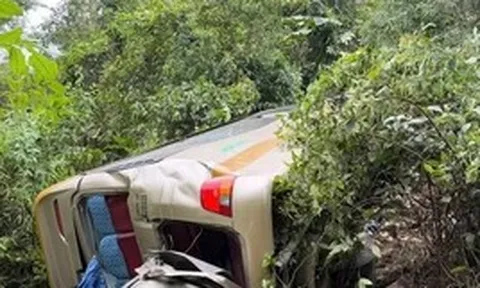 Nhân chứng kể lại giây phút xe khách chở 26 người lao xuống vực sâu ở Sơn La