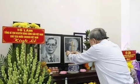 Tổng Bí thư, Chủ tịch nước Tô Lâm dâng hương tưởng nhớ các lãnh đạo tiền bối