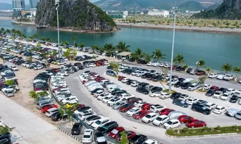 Bến cảng đi Cô Tô, Quan Lạn đông nghịt khách