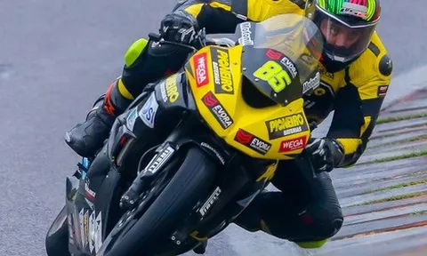 VĐV đua xe mô tô đột ngột qua đời ở tuổi 27