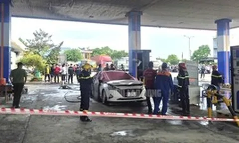 Vụ cháy ô tô ở Đà Nẵng: 2 người thiệt mạng do bỏng và ngạt khí trong xe