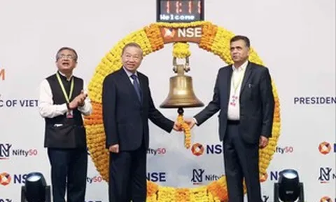 Tổng Bí thư, Chủ tịch nước Tô Lâm rung chuông 
tại Sàn Giao dịch Chứng khoán Quốc gia Ấn Độ