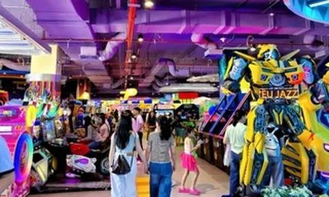 Dịp lễ 30-4, 1-5: Gigamall kín khách, giới trẻ đổ xô "check-in" khu giải trí công nghệ Gigaversal