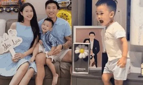 Quý tử nhà Đoàn Văn Hậu - Doãn Hải My chuẩn "rich kid", đối thoại cùng loa AI cực đáng yêu