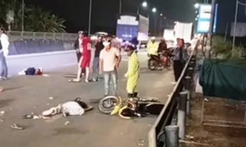 Ba cha con thương vong khi ô tô va chạm xe máy