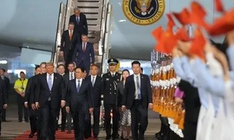 Chuyện bất ngờ của phái đoàn “ngàn tỉ đô” theo ông Donald Trump đến Trung Quốc