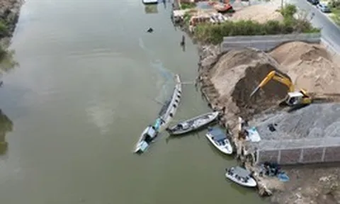 Tìm thấy thi thể bé gái 6 tuổi quê An Giang trong vụ chìm ghe trên sông ở Cà Mau