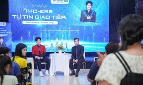 MC Vũ Mạnh Cường vừa rời bàn mổ đã đến lớp