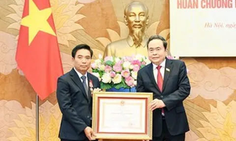 Phó Chủ tịch Quốc hội Nguyễn Doãn Anh nhận Huân chương Lao động hạng Nhất