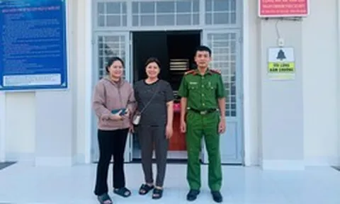 Hai người phụ nữ SN 1966 và 1997 cùng đến công an làm việc sau khi tài khoản phát sinh giao dịch 250.000.000 đồng