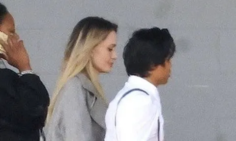 Pax Thiên tháp tùng Angelina Jolie, đập tan tin đồn qua đời