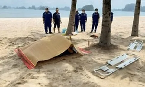 Dông lốc thổi lật thuyền trên Vịnh Hạ Long, hai vợ chồng thiệt mạng