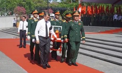 Thủ tướng Lê Minh Hưng dự lễ truy điệu, an táng hài cốt liệt sĩ tại Quảng Trị