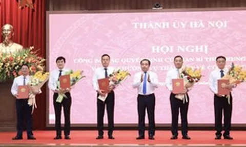 Công bố các quyết định của Ban Bí thư về công tác cán bộ tại Thành ủy Hà Nội