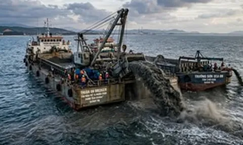 Hơn 1,23 triệu m³ "vật chất nạo vét" được phép nhận chìm xuống vùng biển Bắc Gianh
