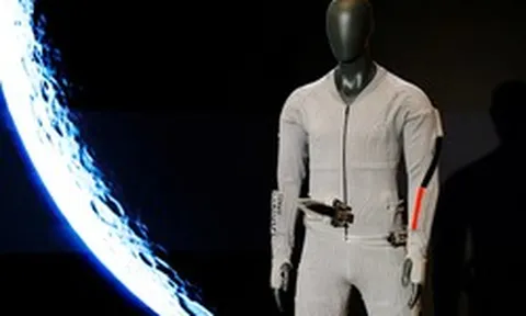 Công nghệ 8/6: Prada hợp tác phát triển đồ phi hành gia và SpaceX mở rộng AI