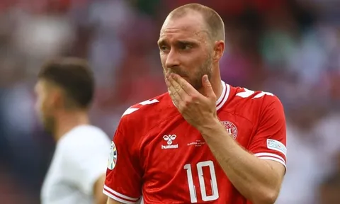 Tình trạng của Eriksen sau khi đổ gục lần hai