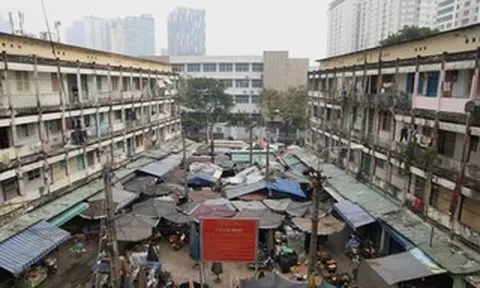 Phó Bí thư Thành ủy TPHCM yêu cầu tăng tốc cải tạo chung cư cũ