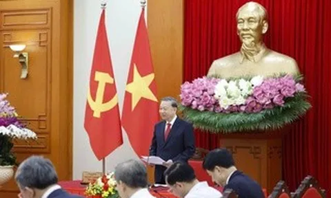 Lý luận phải soi đường, dẫn dắt thực tiễn phát triển