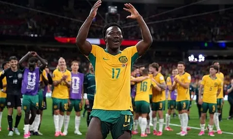 Câu chuyện phi thường của người hùng World Cup 2026 sinh ra từ trại tị nạn, trong gia đình nghèo khổ với 8 người con