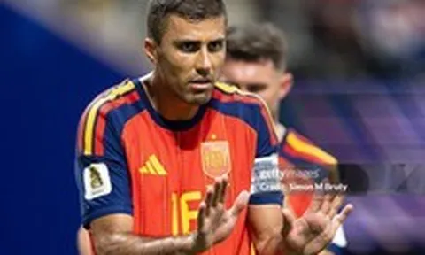 Rodri cay cú mỉa mai Cape Verde chơi bóng "không qua nổi vạch giữa sân" sau trận Tây Ban Nha hoà sốc 0-0