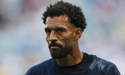 Thủ môn Cape Verde 'đắt hàng' sau World Cup
