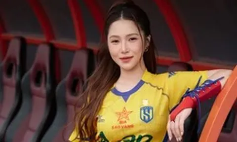 Bố ca sĩ Hương Tràm lần đầu góp giọng trong MV của con gái