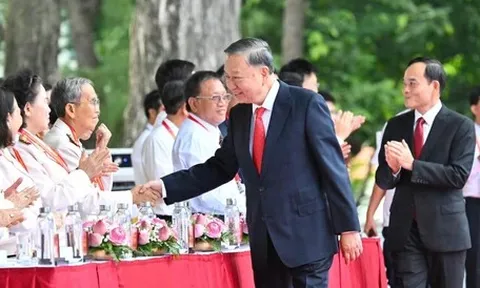 Tổng Bí thư, Chủ tịch nước Tô Lâm dự lễ kỷ niệm 50 năm thành phố Hồ Chí Minh vinh dự mang tên Bác
