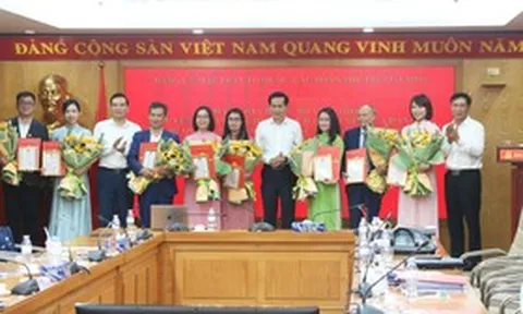 Xây dựng đội ngũ báo cáo viên thực sự là chiến sĩ xung kích trên mặt trận tư tưởng của Đảng