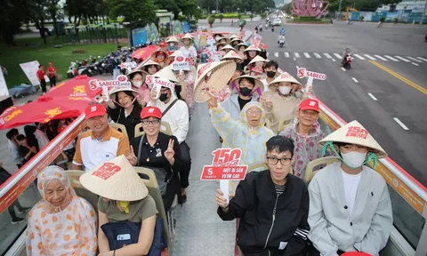 Người dân thành phố Quy Nhơn tham gia “Hành Trình Di Sản”, cùng đề cao tinh thần đoàn kết và chia sẻ