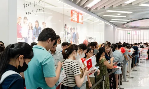 Sức hút khủng của UNIQLO tại Đà Nẵng: Hàng nghìn lượt khách đổ về trong ngày đầu tiên khai trương