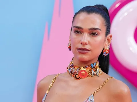 Tài sản kếch xù của “công chúa nhạc pop” Dua Lipa