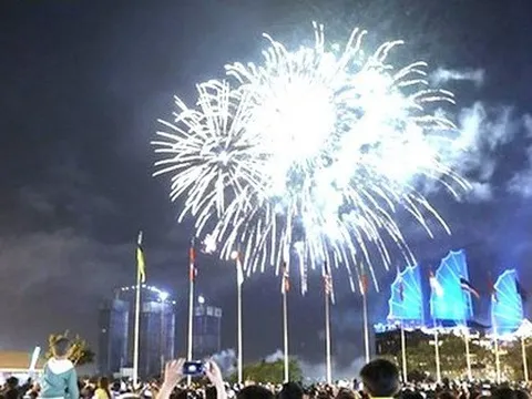 Bình Dương, Bình Phước bắn pháo hoa đêm giao thừa Tết Giáp Thìn 2024