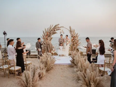 Những đám cưới đầu xuân bên bờ biển Hồ Tràm