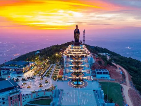 Tây Ninh những ngày rộn ràng đón khách