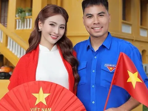 MC Huyền Trang Mù Tạt khoe bộ ảnh diện áo dài thướt tha sánh bước bên cầu thủ nổi tiếng mừng Đại lễ 2/9