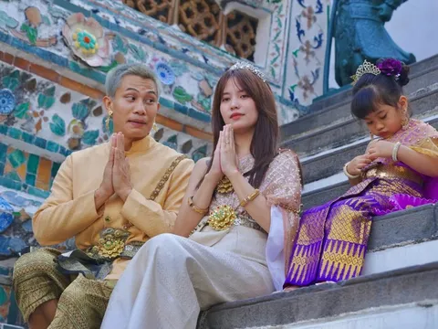 Ảnh du lịch hài hước của 'anh Tạ' và gia đình