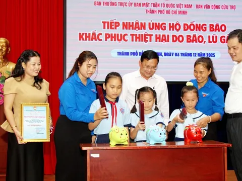 TPHCM tiếp nhận thêm hơn 20 tỉ đồng ủng hộ đồng bào bị thiệt hại do bão lũ