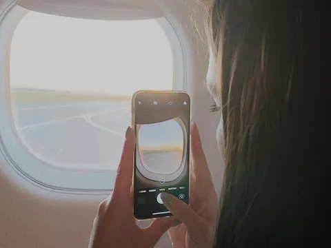 Tại sao cửa sổ máy bay bo tròn?