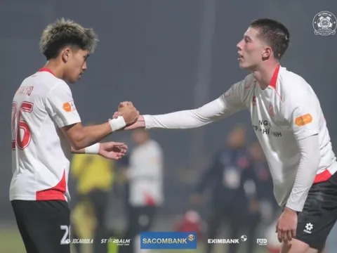 Ba “thần đồng” Việt kiều cùng ghi bàn, HLV Kim Sang-sik đón tin cực vui