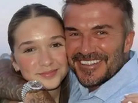 Tiểu thư Harper Beckham học hệ giáo dục tinh hoa 1 tỷ/năm, được lót sẵn đường trở thành người thừa kế đế chế 13.000 tỷ